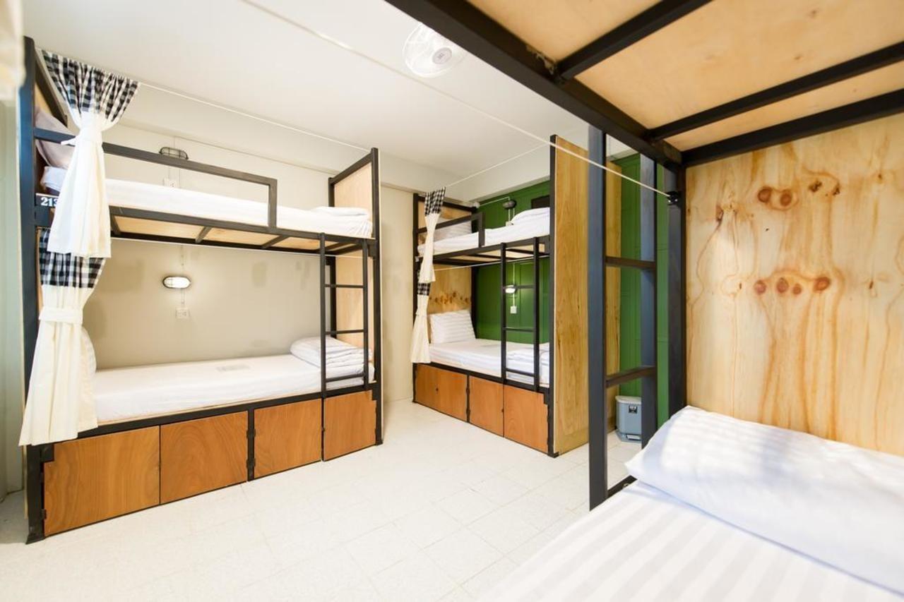 The Neighbors Hostel (Adults Only) Phuket Luaran gambar