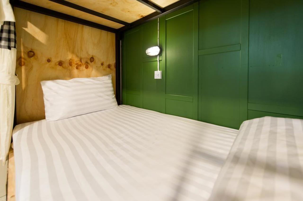The Neighbors Hostel (Adults Only) Phuket Luaran gambar