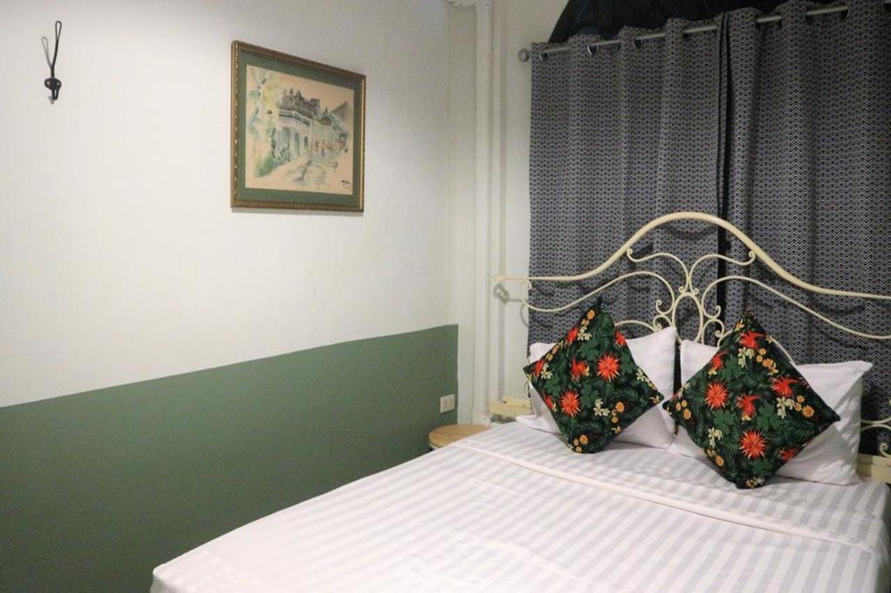 The Neighbors Hostel (Adults Only) Phuket Luaran gambar