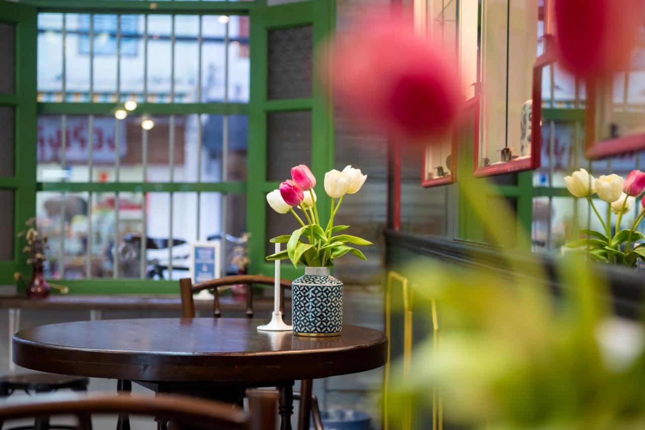 The Neighbors Hostel (Adults Only) Phuket Luaran gambar