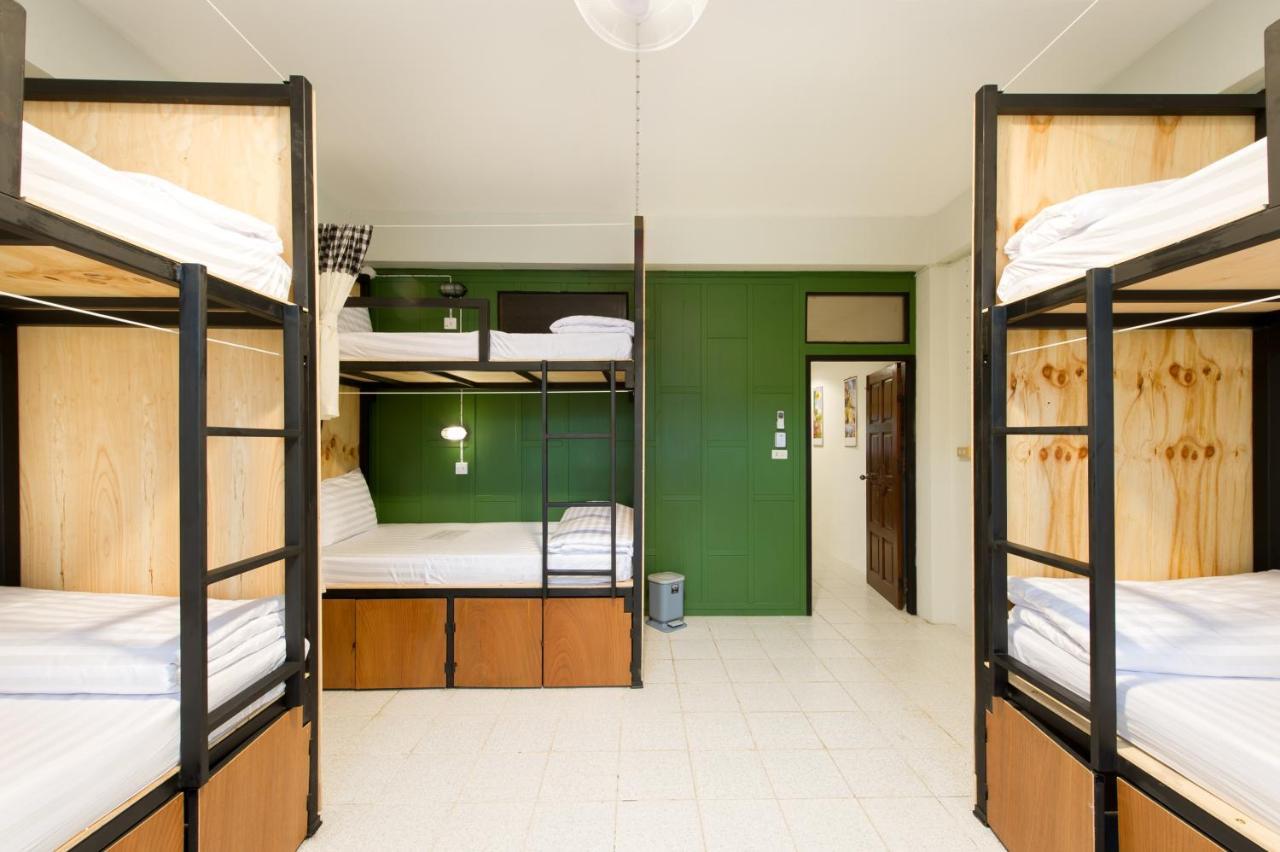 The Neighbors Hostel (Adults Only) Phuket Luaran gambar