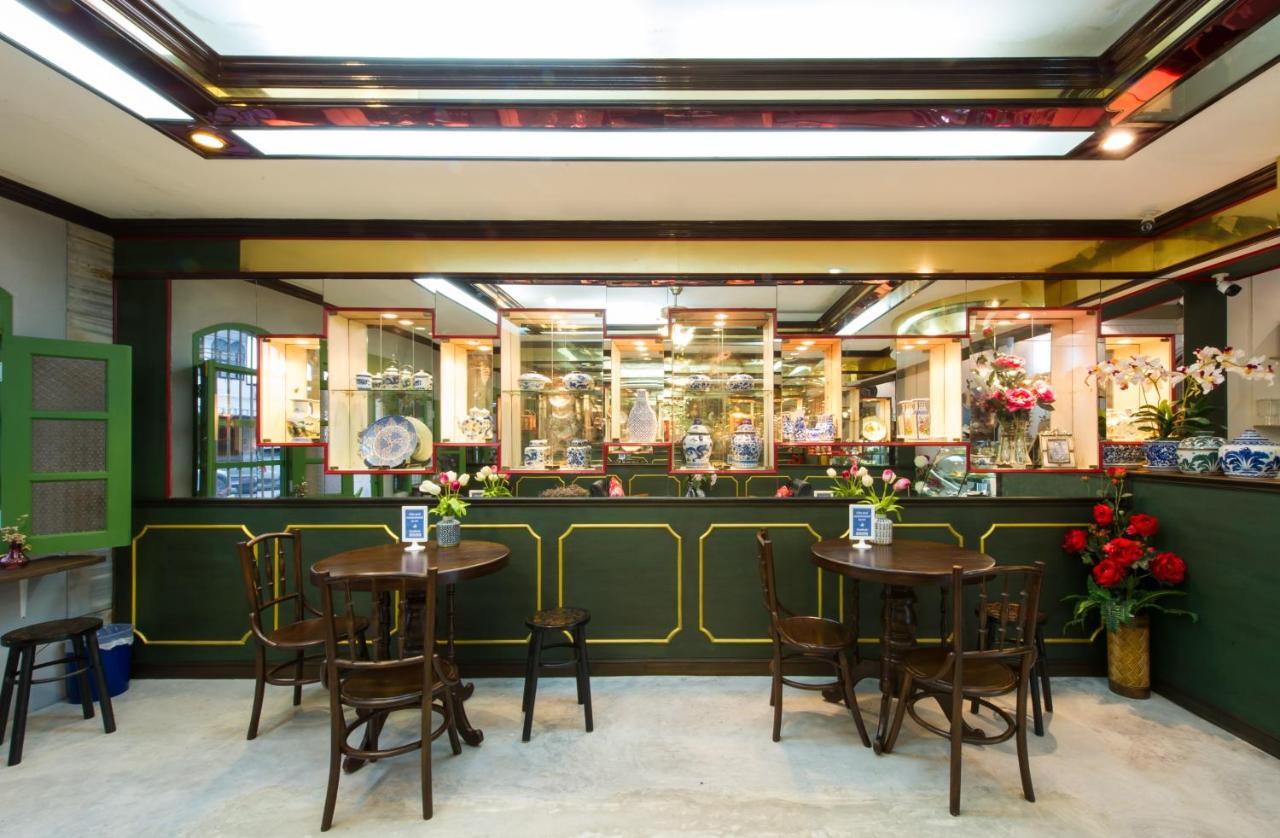 The Neighbors Hostel (Adults Only) Phuket Luaran gambar